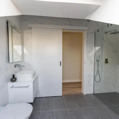 Penthouse Formosa Sunset And *