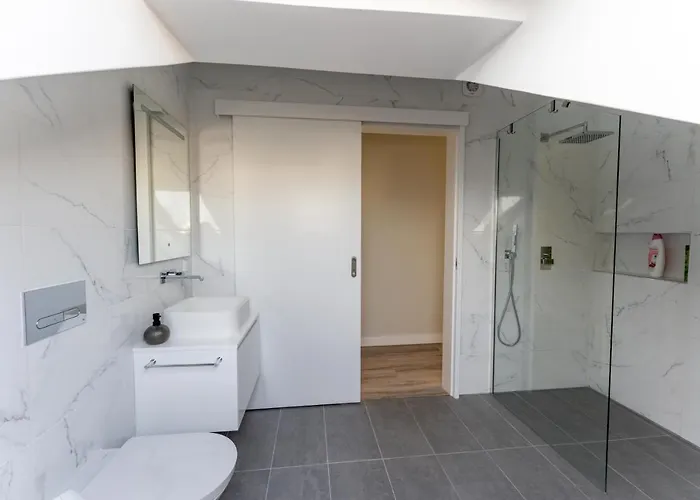 Penthouse Formosa Sunset And *